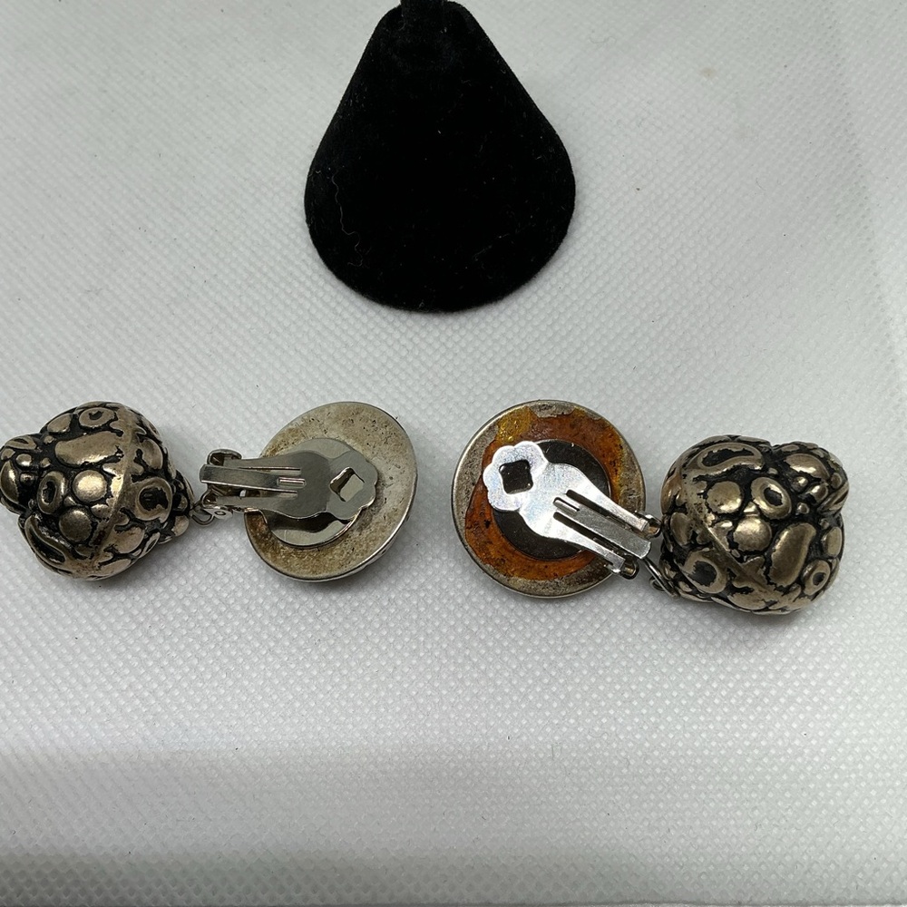 Vintage Brass Repoussé Dangle Clip Earrings Baroque Scroll Dome Ball Drop - Picture 7 of 9